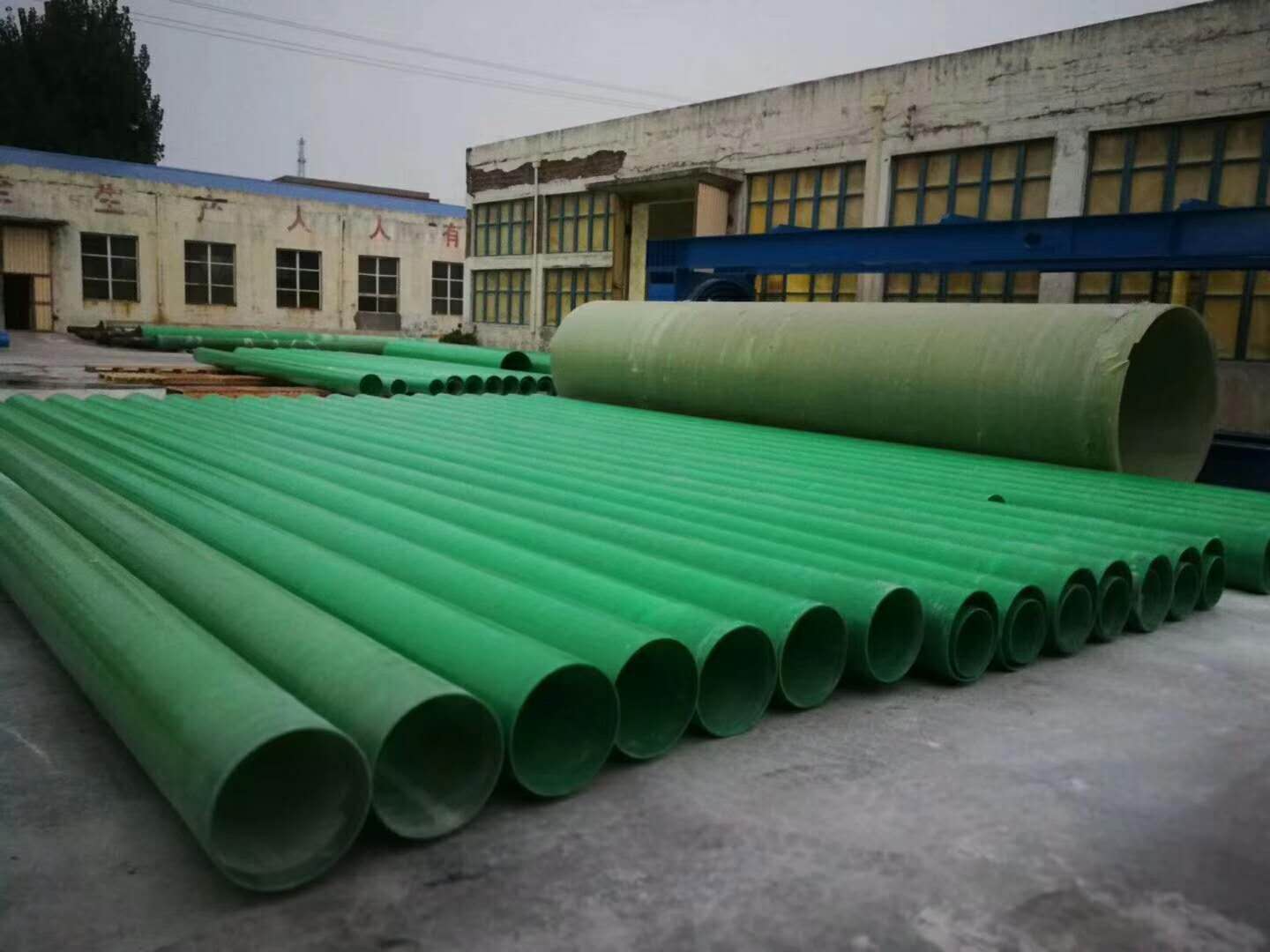 玻璃钢夹砂管道优点和运用 玻璃钢夹砂管道优点和运用